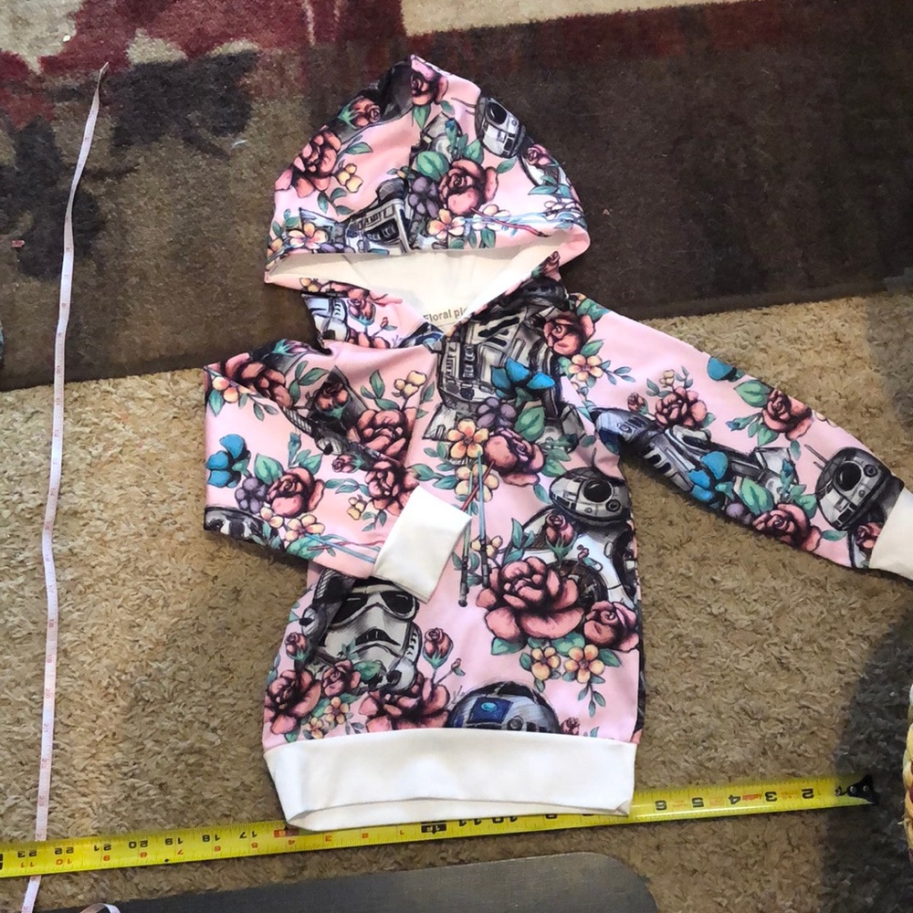 Star Wars! Girls beautiful and warm hoodie!